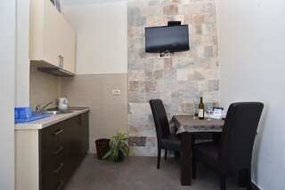 Апартаменты Apartments Jelušić Будва Номер-студио с видом на море-9